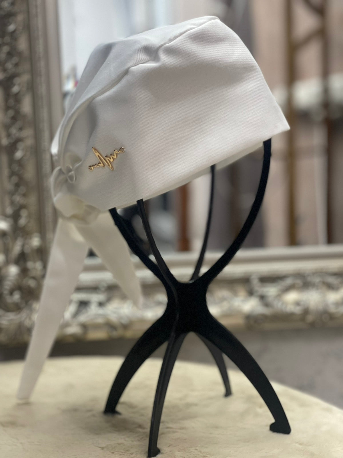 Унисекс хирургична шапка в бяло